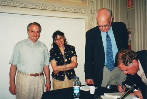 Con Giovanni Leone, Ulrico Carlo Hoepli, Lamberto Pignotti, Libreria Hoepli, 2003