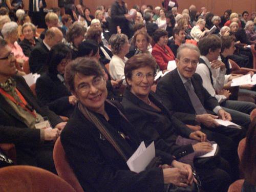 Con Silvano Ciprandi Presidente della Dante di Milano e consorte, al Teatro Puccini di Merano al Congresso della Dante, 2009